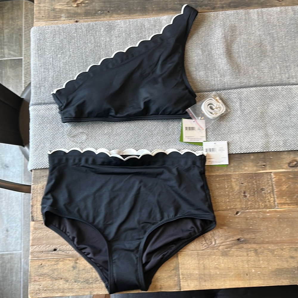 Brand new Kate Spade black and white bikini.